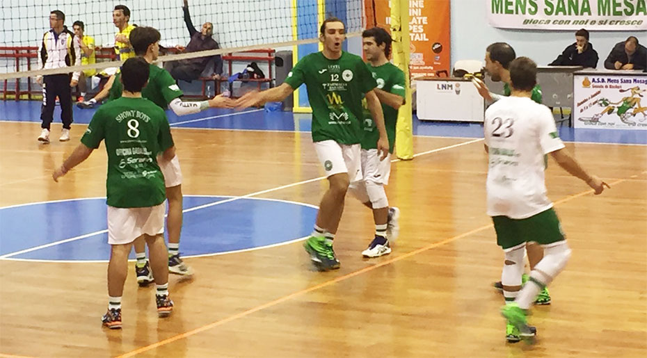 Showy Boys in vetta alla classifica Showy Boys in vetta alla classifica