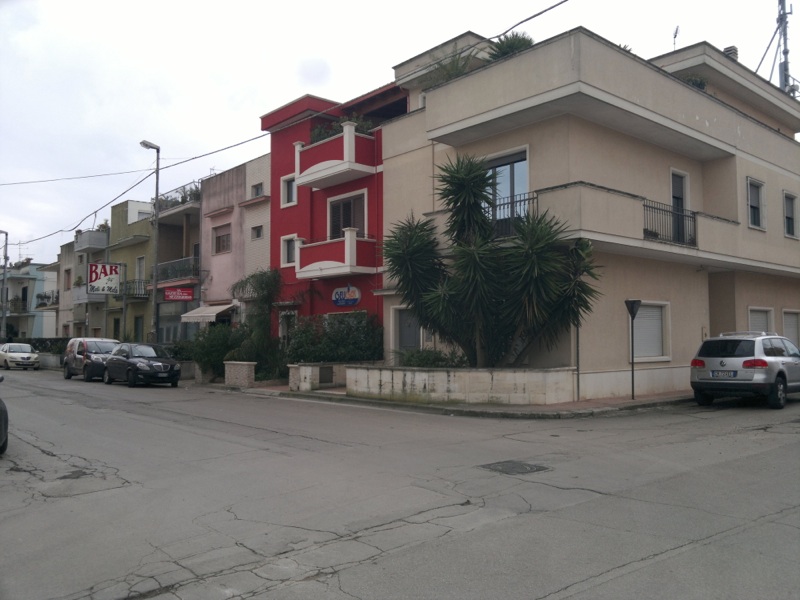 Rapina al bar Melì e Melò. Portati via l'incasso e i soldi dei clienti Rapina al bar Melì e Melò. Portati via l'incasso e i soldi dei clienti
