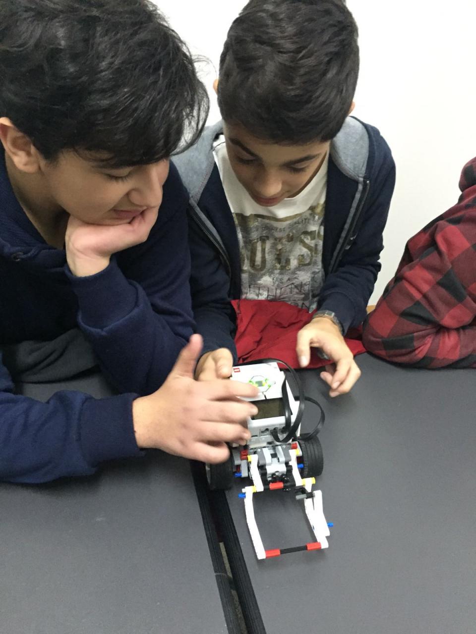 La robotica arriva al Liceo Vallone di Galatina La robotica arriva al Liceo Vallone di Galatina