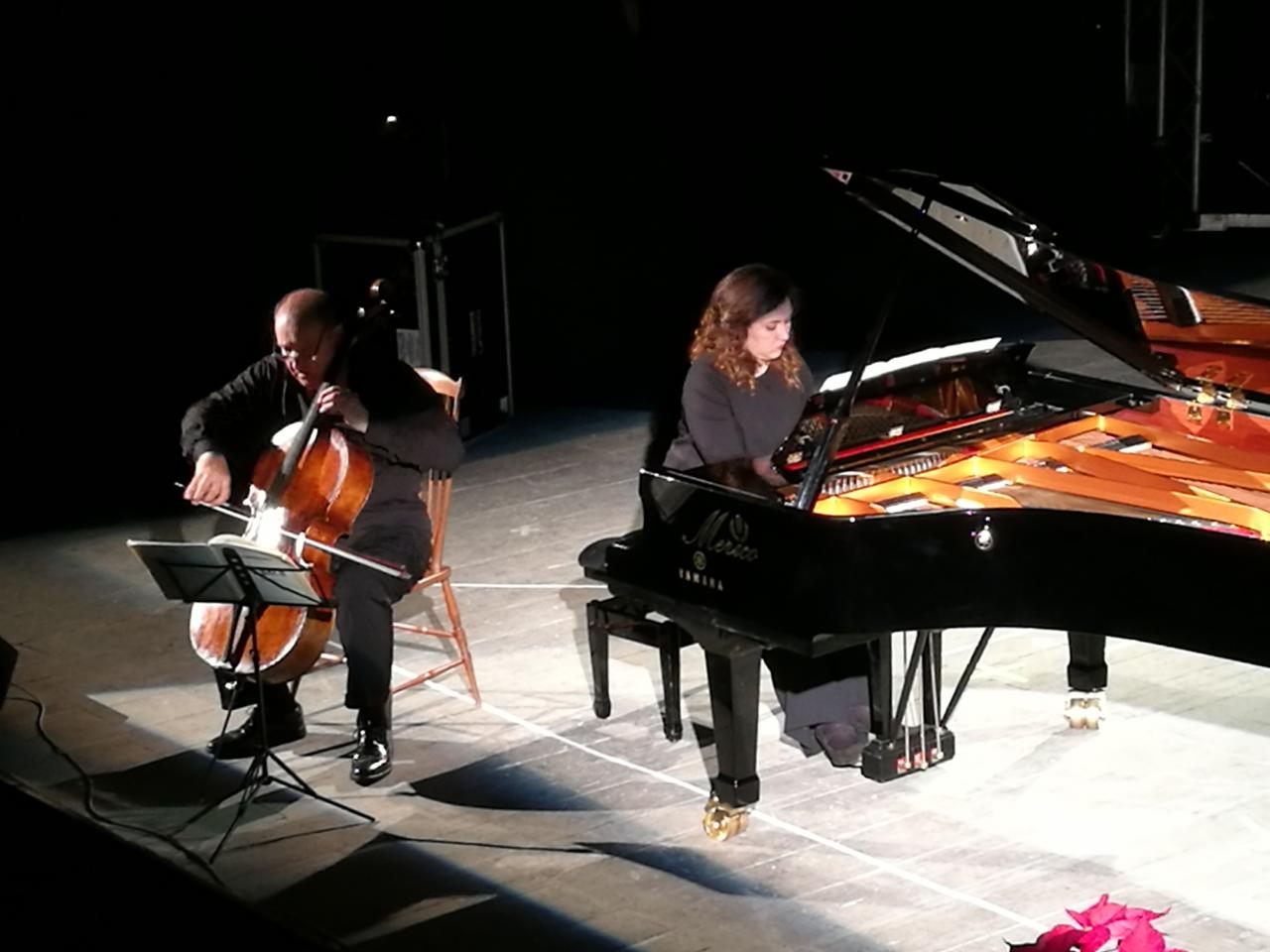 Valeria Fasiello e Anton Niculescu emozionano il &quot;Chiostro&quot; con le armonie di Bach