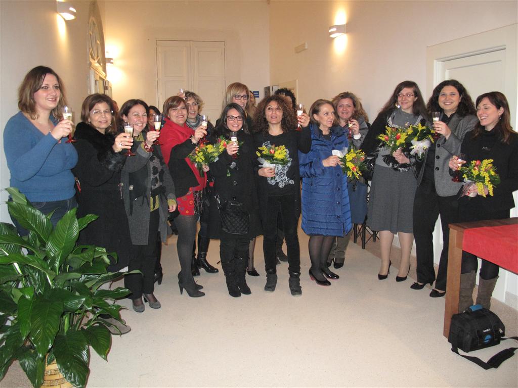 &quot;Che siamo donne, siamo donne, oltre il burka e le gonne&quot;