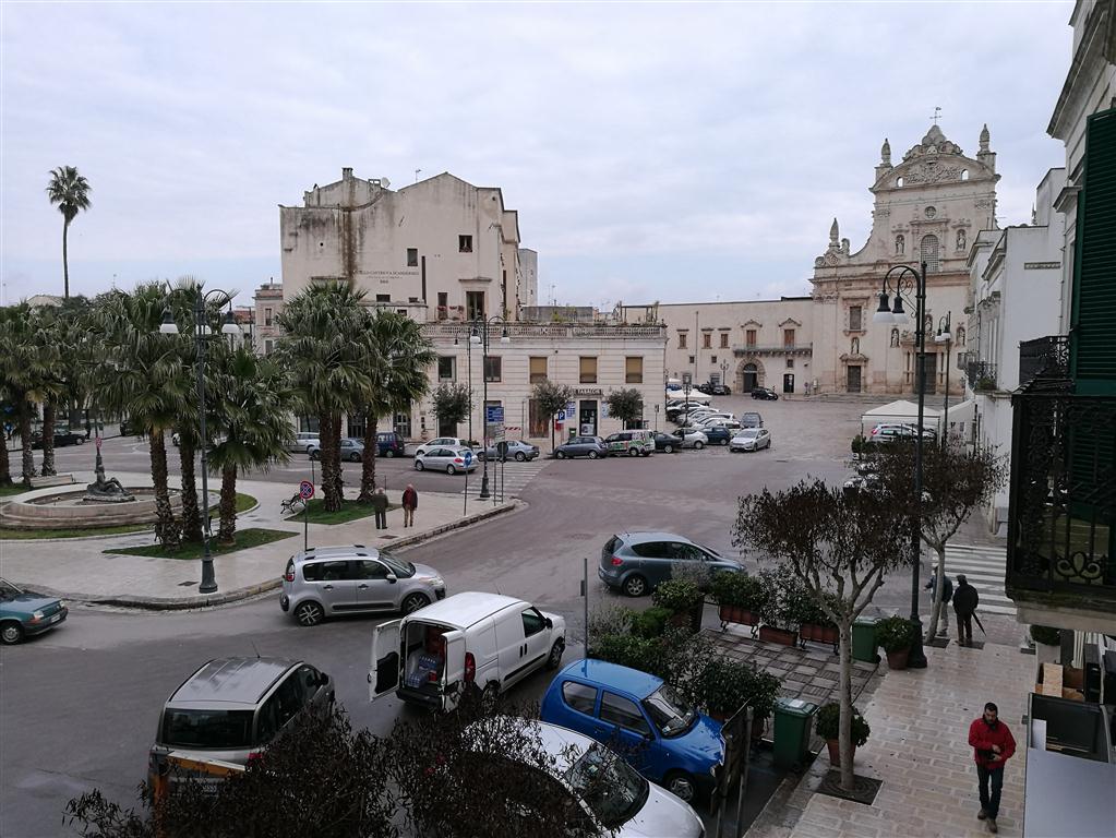 "Il fut­uro di questa c­ittà è­ tutto dalla n­ostra”