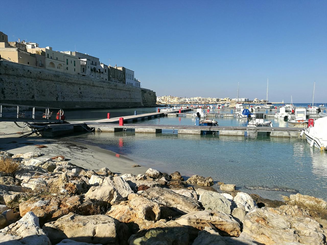 &quot;I pontili galleggianti non dovranno essere smontati&quot;, il Tar dà ragione al Comune di Otranto