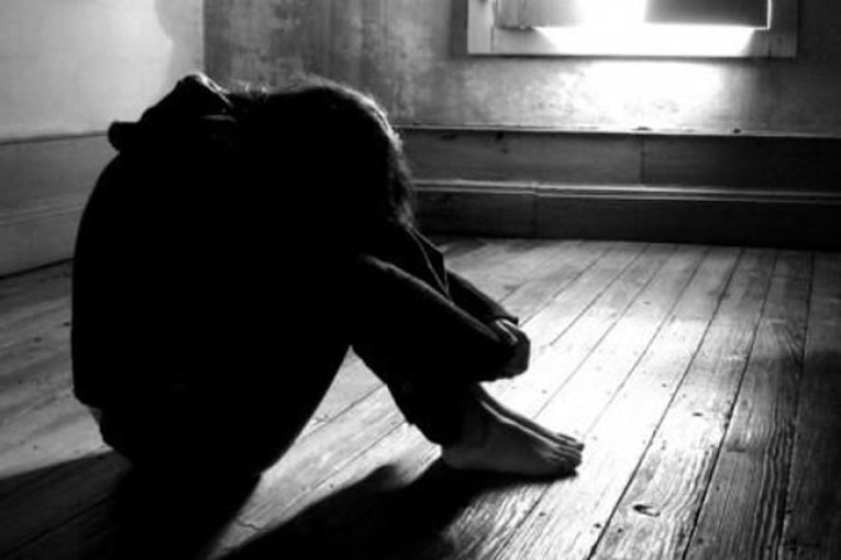 Da mesi violentava una dodicenne, fermato un pregiudicato di Andrano Da mesi violentava una dodicenne, fermato un pregiudicato di Andrano