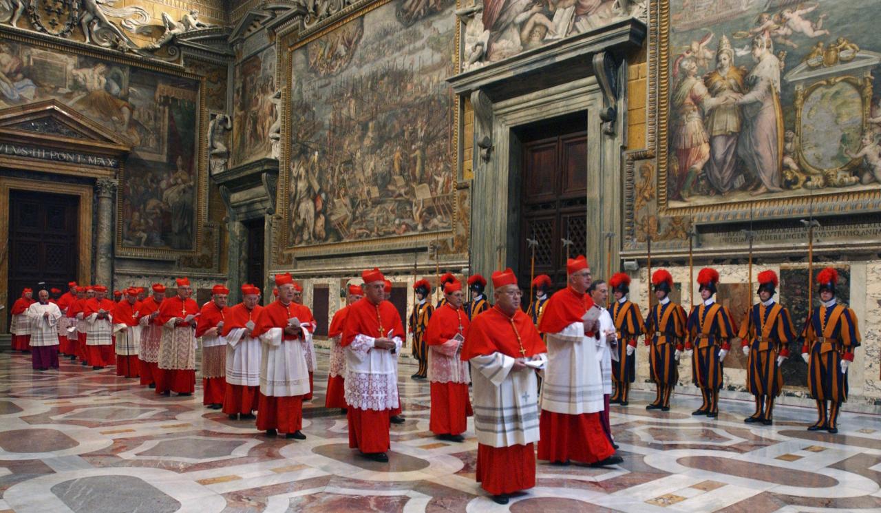 Il Conclave inizierà il 12 marzo. Lavori in corso nella Cappella Sistina Il Conclave inizierà il 12 marzo. Lavori in corso nella Cappella Sistina