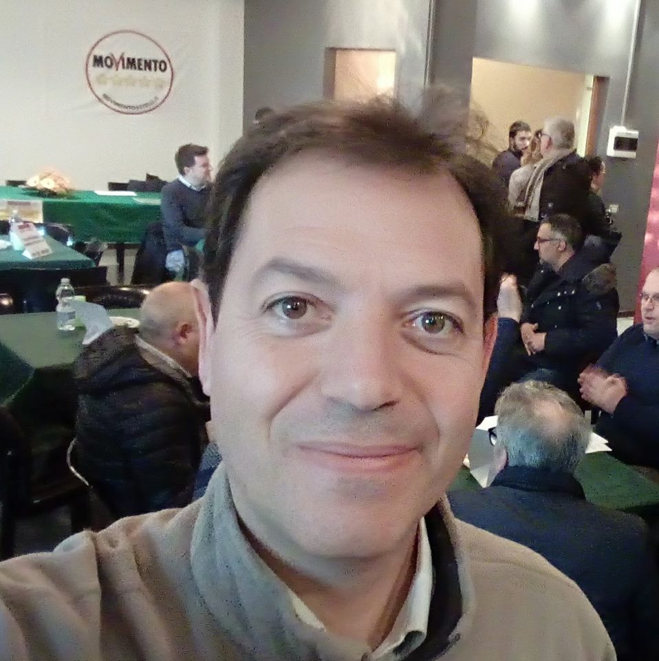 Il M5S di Galatina inaugura il comitato per Paolo Pulli sindaco Il M5S di Galatina inaugura il comitato per Paolo Pulli sindaco