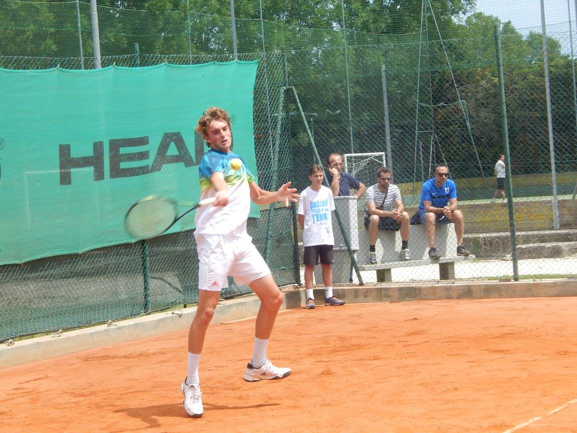 Stefanos Tsitsipas rinforzo del Ct Galatina pronto ad affrontare in casa il Napoli Stefanos Tsitsipas rinforzo del Ct Galatina pronto ad affrontare in casa il Napoli
