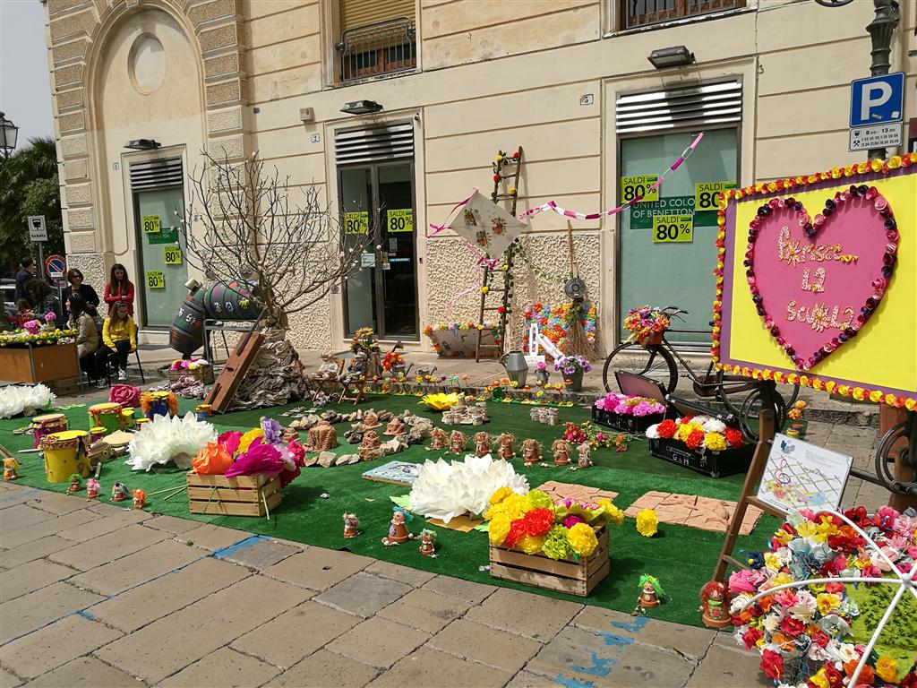 &quot;Per fare un prato ci vogliono un trifoglio e un'ape&quot;