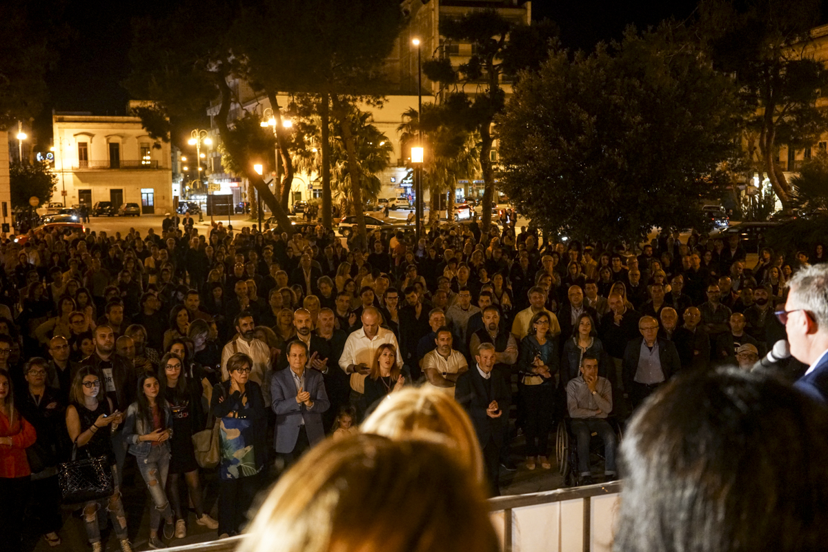“Date fiducia a chi è credibile ai vostri occhi”