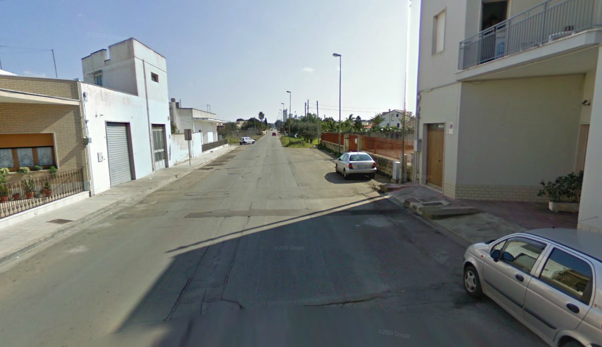 'Fermate i bolidi di via Corigliano!' L'accorato appello di un padre alle Forze dell'Ordine