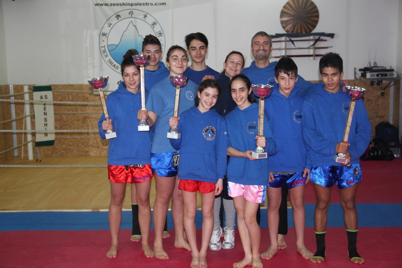 Sanda. Sei medaglie per lo Zen-Shin ai campionati italia Libertas di Termoli Sanda. Sei medaglie per lo Zen-Shin ai campionati italia Libertas di Termoli