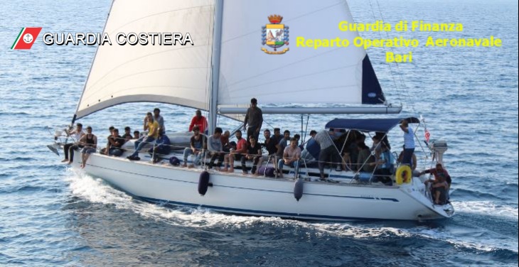 Salvati 70 migranti al largo di Torre Rinalda