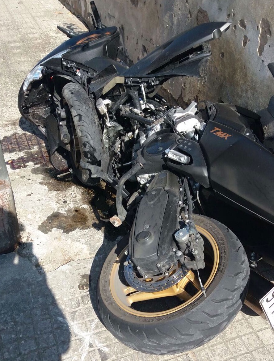 Scooter contro palo in via XX Settembre a Galatina, quasi indenne il centauro