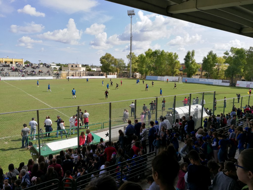 Pippi Specchia gremito per la Partita con il Cuore