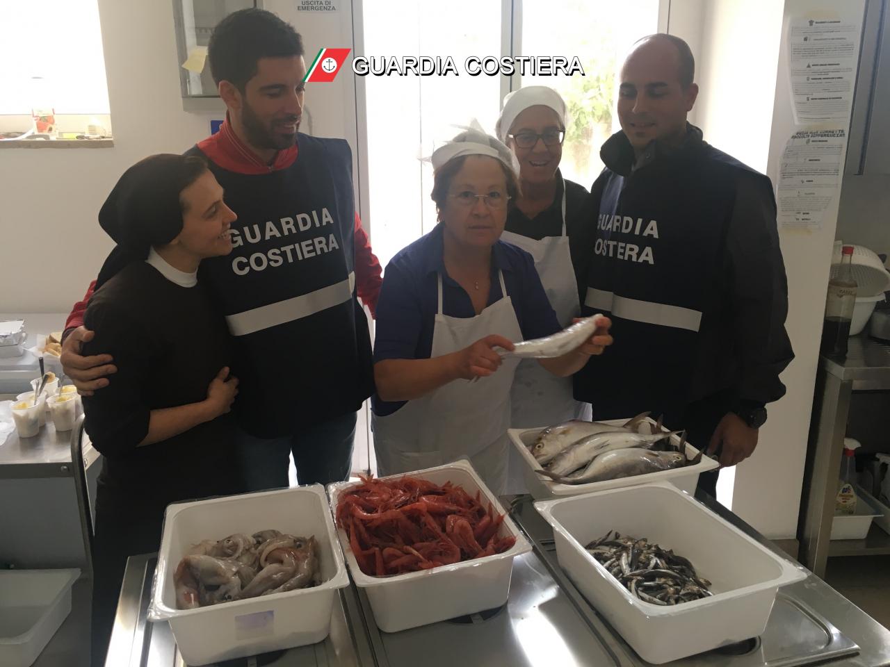 Sequestrati prodotti ittici e donati alla mensa Caritas di Galatina 