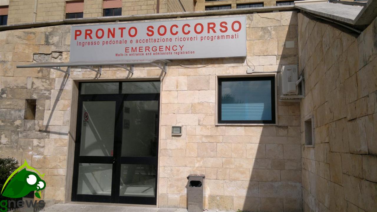 Malato psichiatrico accoltella la moglie, denunciato Malato psichiatrico accoltella la moglie, denunciato