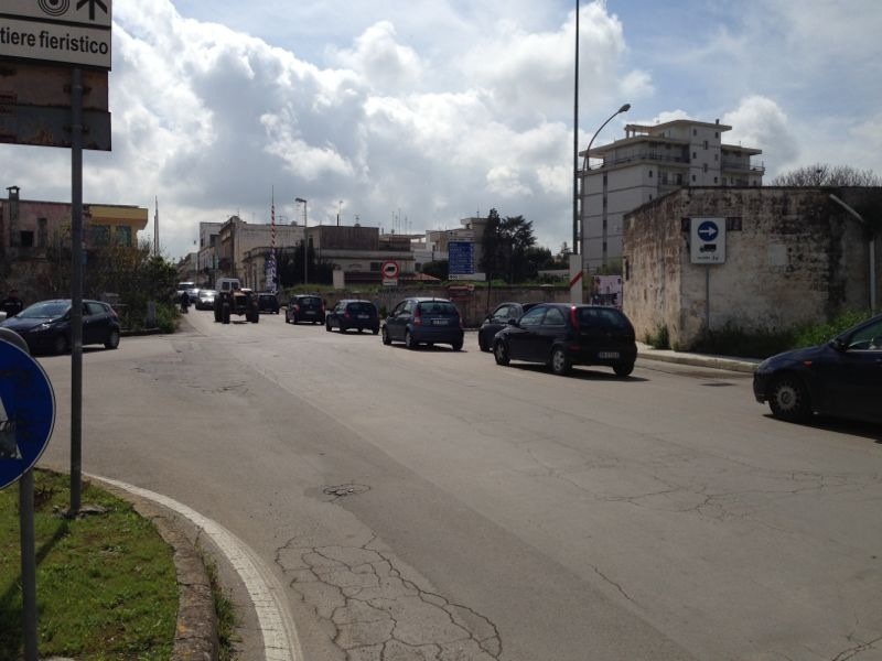 Traffico rallentato ma scorrevole, il mercato alla fiera attira i 'forestieri'