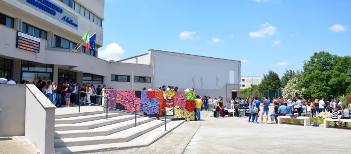 Il Liceo Vallone fra le 100 scuole in Italia ammesse alla sperimentazione del diploma in 4 anni Il Liceo Vallone fra le 100 scuole in Italia ammesse alla sperimentazione del diploma in 4 anni