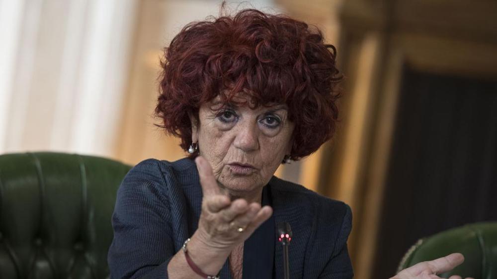 "Richiedesi bella presenza per alternanza scuola-lavoro" e il Ministro manda gli ispettori "Richiedesi bella presenza per alternanza scuola-lavoro" e il Ministro manda gli ispettori