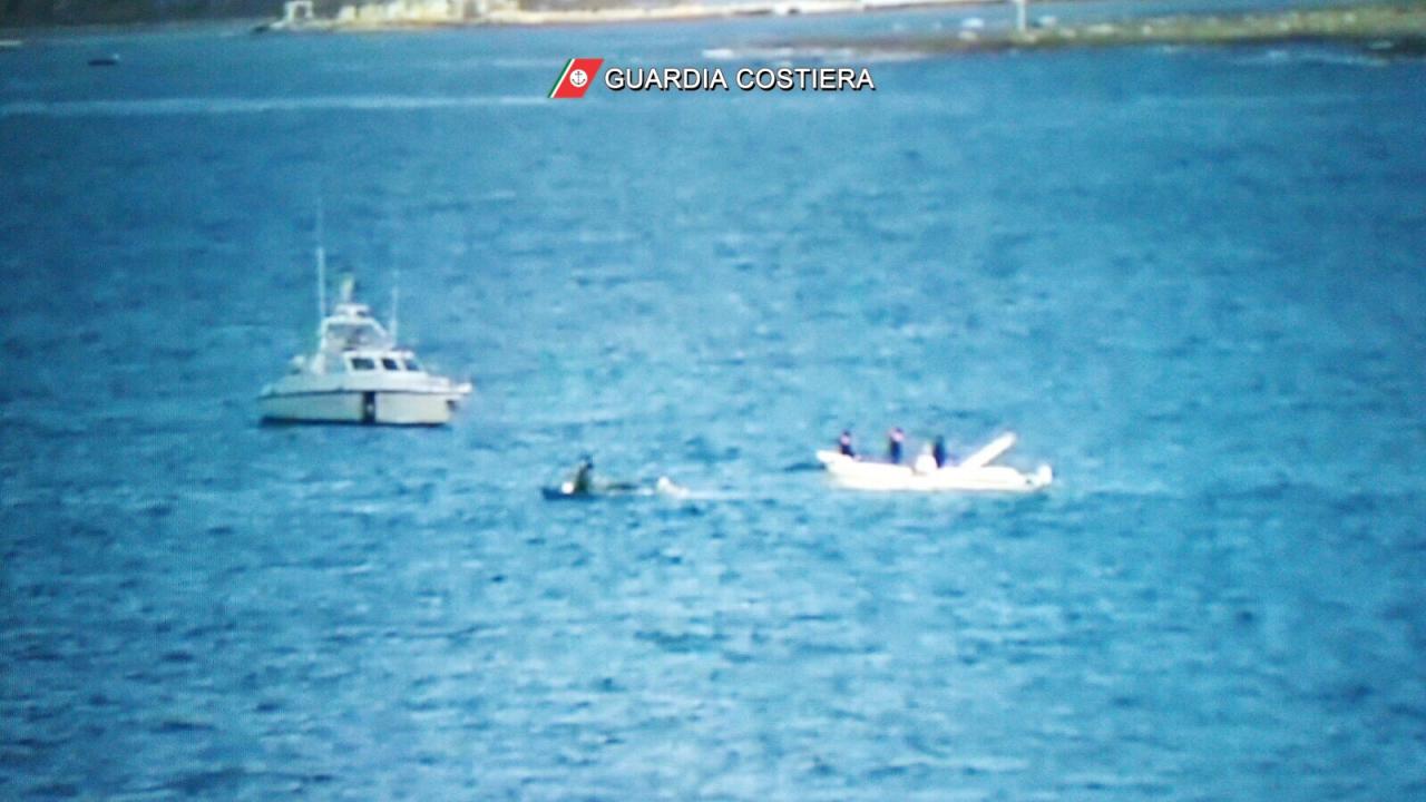 Pescatore di frodo arrestato nell'area marina protetta di Porto Cesareo