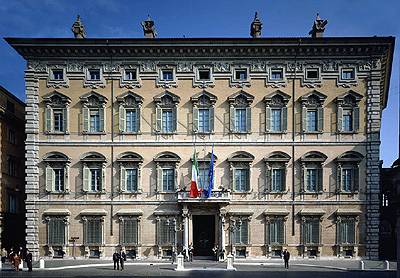 "Una specie di 'guerra civile' delle parole" "Una specie di 'guerra civile' delle parole"