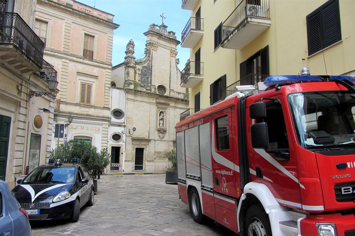 L'Addolorata cade in pezzi, intervengono i Vigili del Fuoco