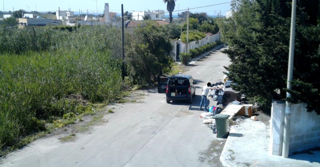 Fototrappole per smascherare gli sporcaccioni