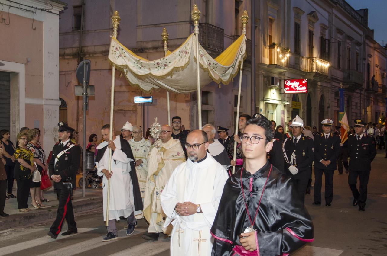 &quot;Cristo vivo e vero&quot; per le strade di Galatina