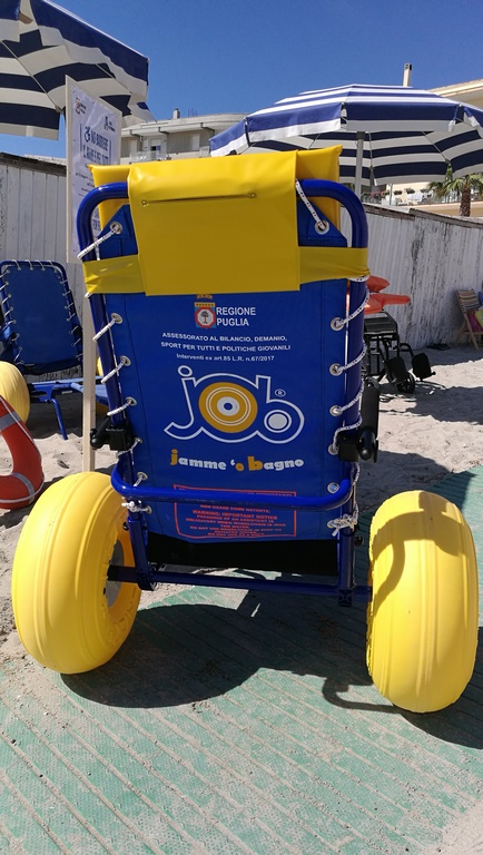“Il mare è di tutti”, sedie Job nelle spiagge libere di Otranto