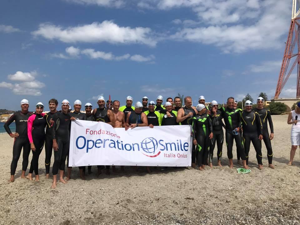 Terza traversata a nuoto dello Stretto di Messina per una chirurgia sicura delle malformazioni al volto