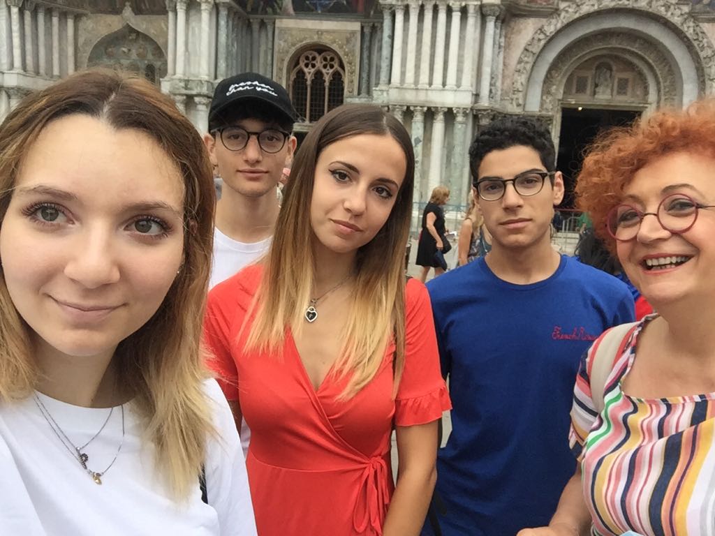 "Noi del “Vallone” di Galatina da Venezia a Dubai, a Cipro, a Malta" "Noi del “Vallone” di Galatina da Venezia a Dubai, a Cipro, a Malta"