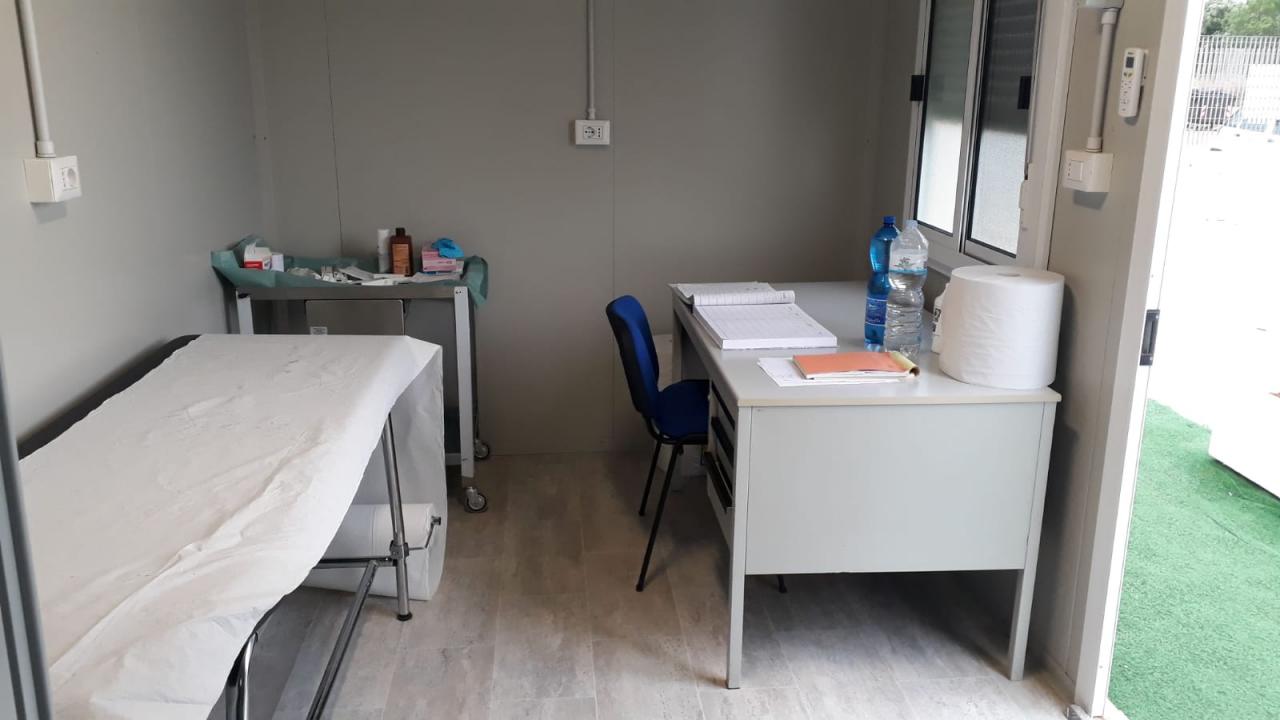Ambulatorio ASL nel campo di accoglienza di Boncuri