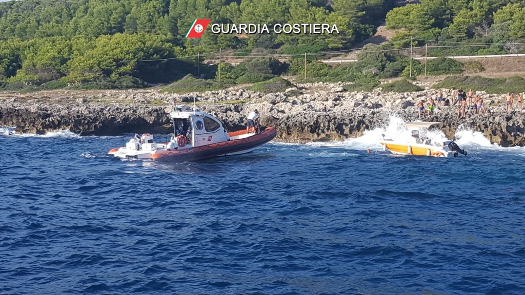 Quattro diportisti alla deriva soccorsi dalla Guardia Costiera a Torre Uluzzo