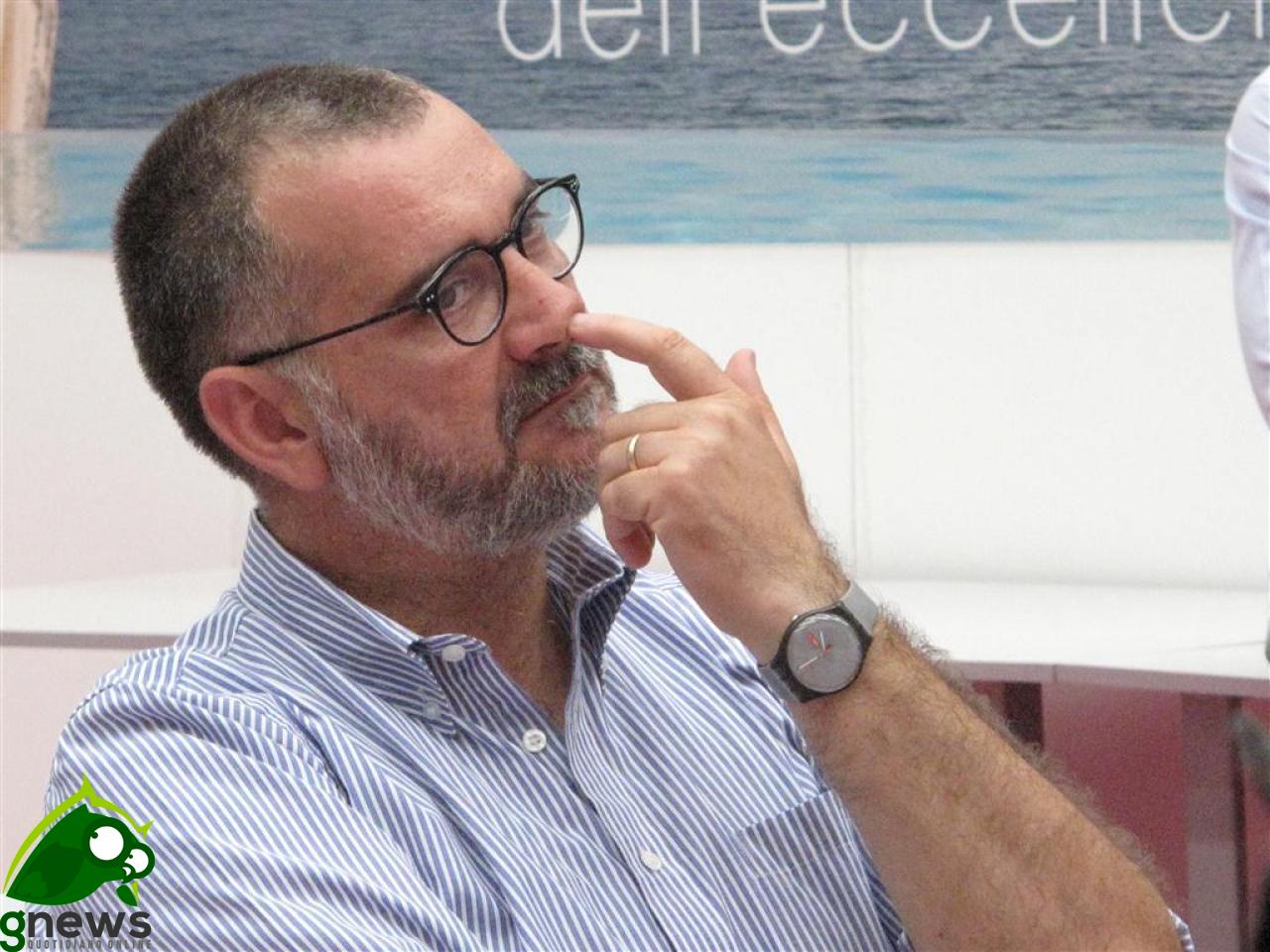 "Cosa state aspettando per effettuare il trasferimento degli uffici comunali nell'ex-Palazzo di Giustizia?" "Cosa state aspettando per effettuare il trasferimento degli uffici comunali nell'ex-Palazzo di Giustizia?"