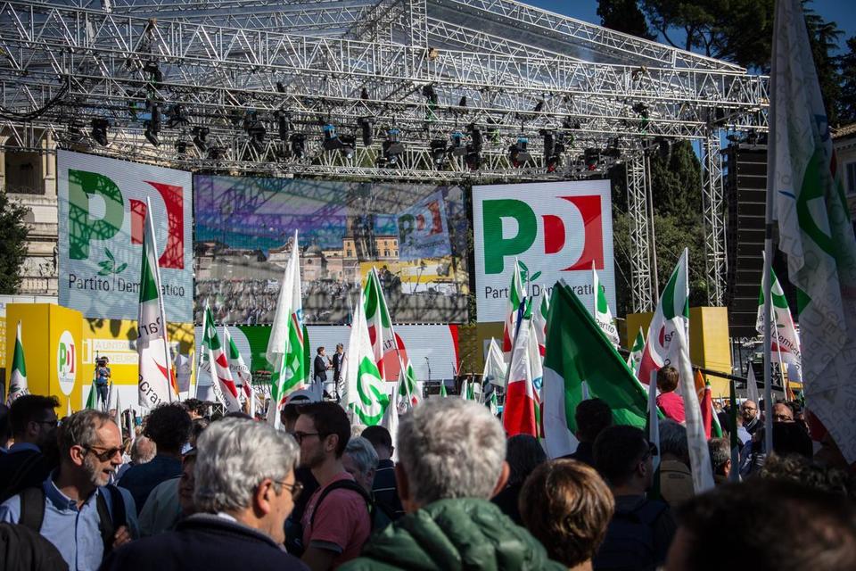 Il PD di Galatina discute in piazza sull'Ospedale 