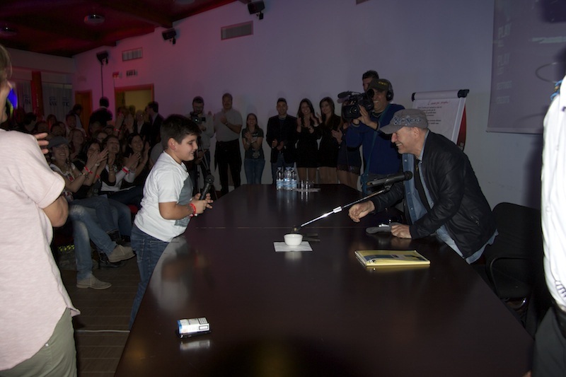 E il piccolo Francesco incontrò "L'Uomo più semplice" E il piccolo Francesco incontrò "L'Uomo più semplice"