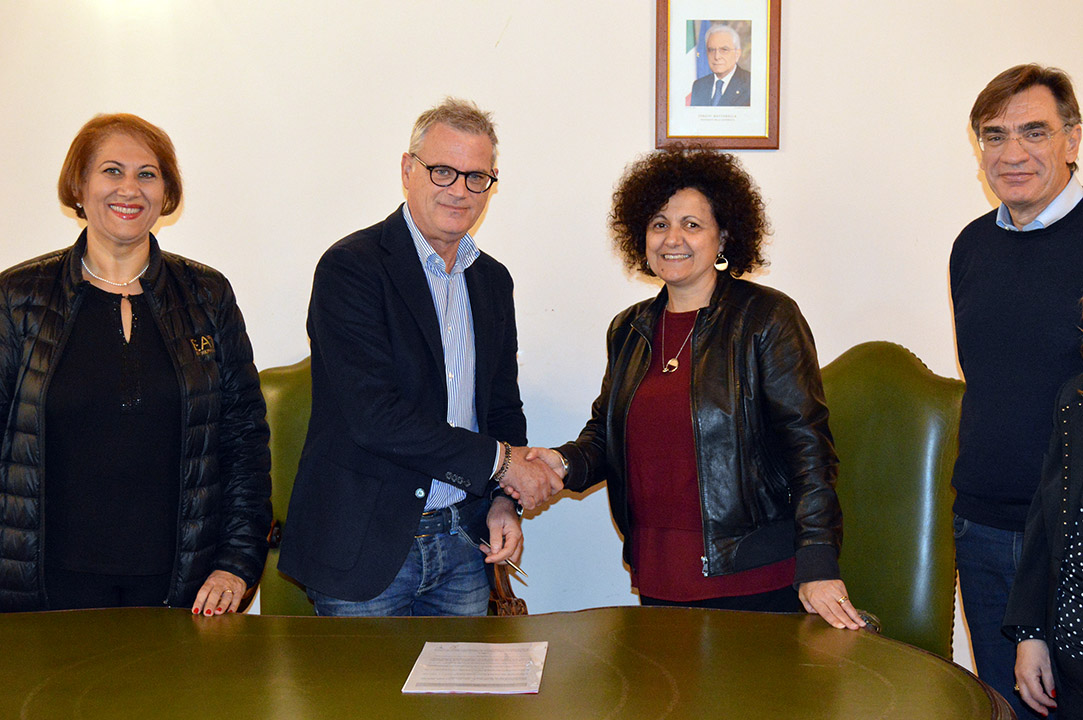 Reinserimento dei detenuti, firmato un protocollo d'intesa fra Carcere di Lecce e Comune di Galatina Reinserimento dei detenuti, firmato un protocollo d'intesa fra Carcere di Lecce e Comune di Galatina