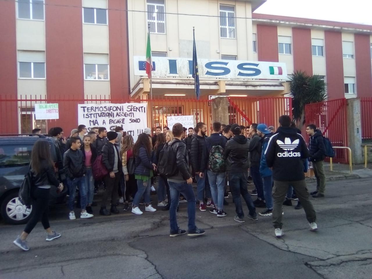 &quot;Condizioni igieniche inaccettabili, la Provincia intervenga al 'Falcone e Borsellino' di Galatina