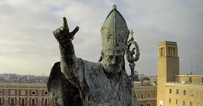 La statua di Sant'Oronzo sarà restaurata al coperto