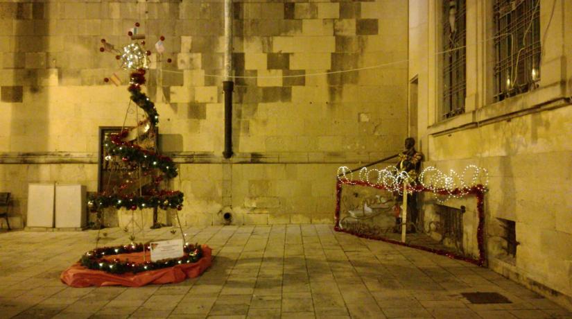 Il nostro "Albero della Pace" Il nostro "Albero della Pace"