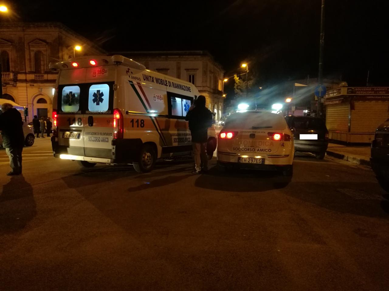 Insegnante investita in Piazzale Stazione. Torna il solito problema della scarsa visibilità in uscita da via Albanese