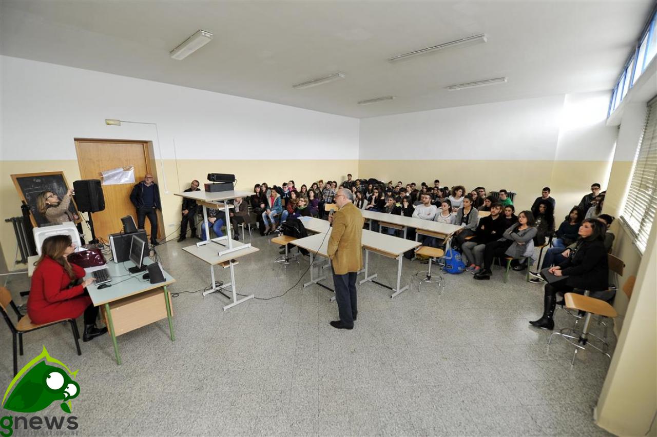 Iscrizioni a scuola, crescono Licei e Tecnici