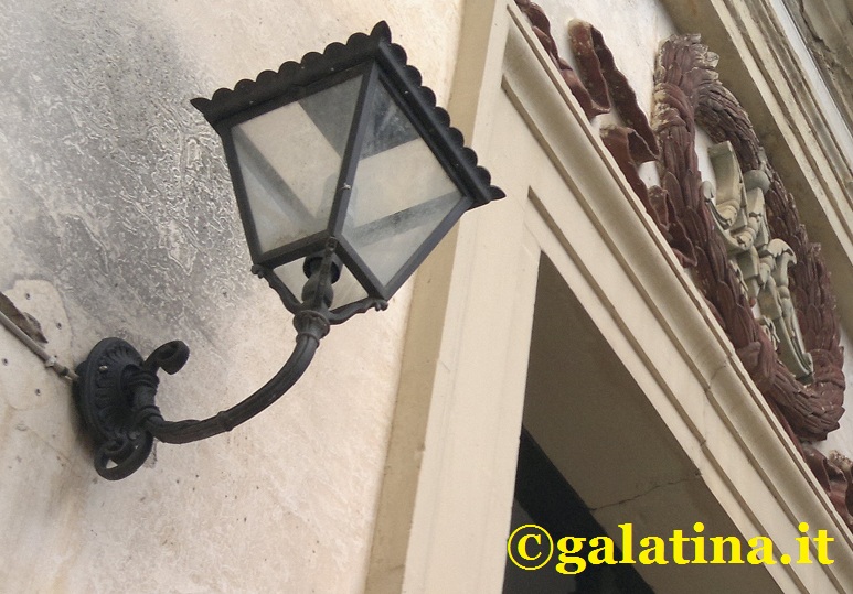 Ha cento anni l'illuminazione pubblica di Galatina