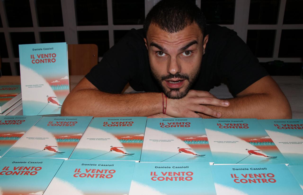 “Fidati ciecamente, una giornata con Daniele Cassioli” a partire da Galatina