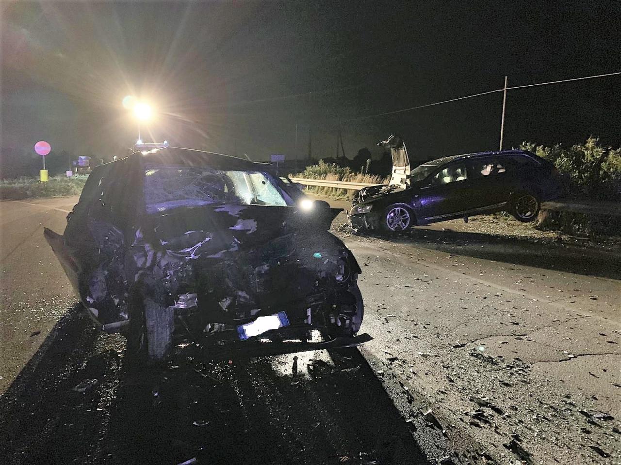 Scontro fra tre automezzi sulla Galatina-Lecce, due feriti