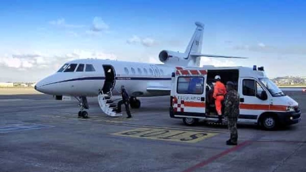 Un Falcon 50 dell'Aeronautica Militare trasporta da Lamezia a Bari una donna gravemente ustionata