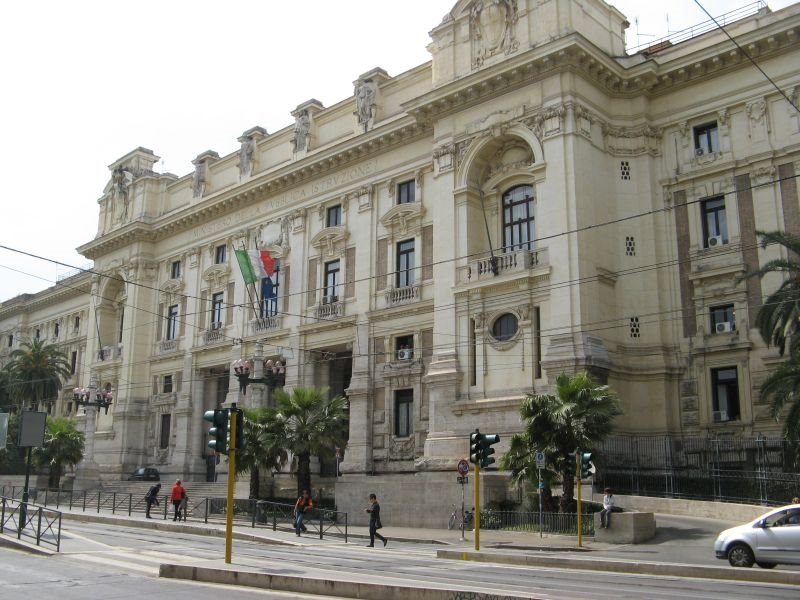 50 milioni a province e comuni per interventi di messa in sicurezza delle scuole. Domande entro il 18 Aprile 50 milioni a province e comuni per interventi di messa in sicurezza delle scuole. Domande entro il 18 Aprile