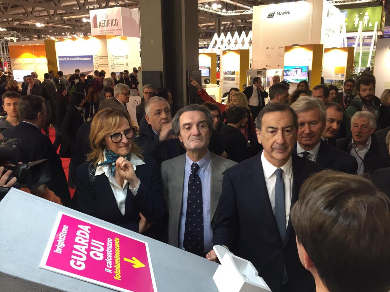 Come realizzare marciapiedi che emettono luce