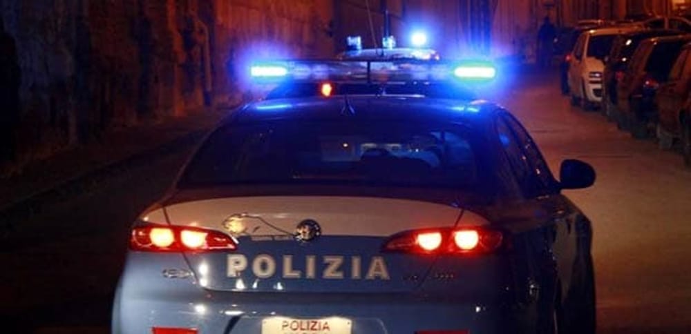 Si ferisce ad una mano rubando delle statuette di terracotta a Lecce, giovane galatinese agli arresti domiciliari Si ferisce ad una mano rubando delle statuette di terracotta a Lecce, giovane galatinese agli arresti domiciliari
