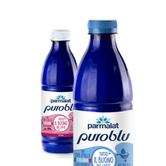 Un risparmio di 600 tonnellate con le bottiglie blu realizzate per il 50% di plastica riciclata 